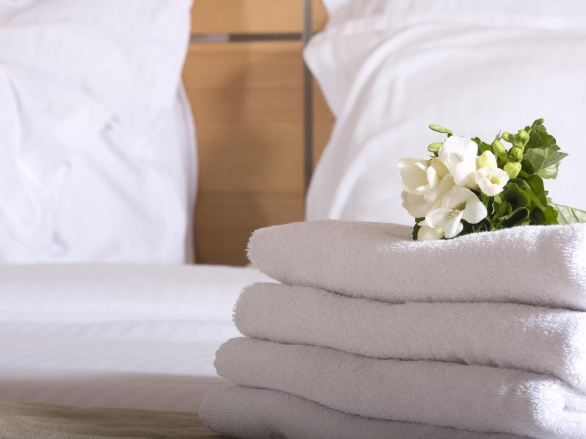 The Cedar Suite Woking Ngoại thất bức ảnh