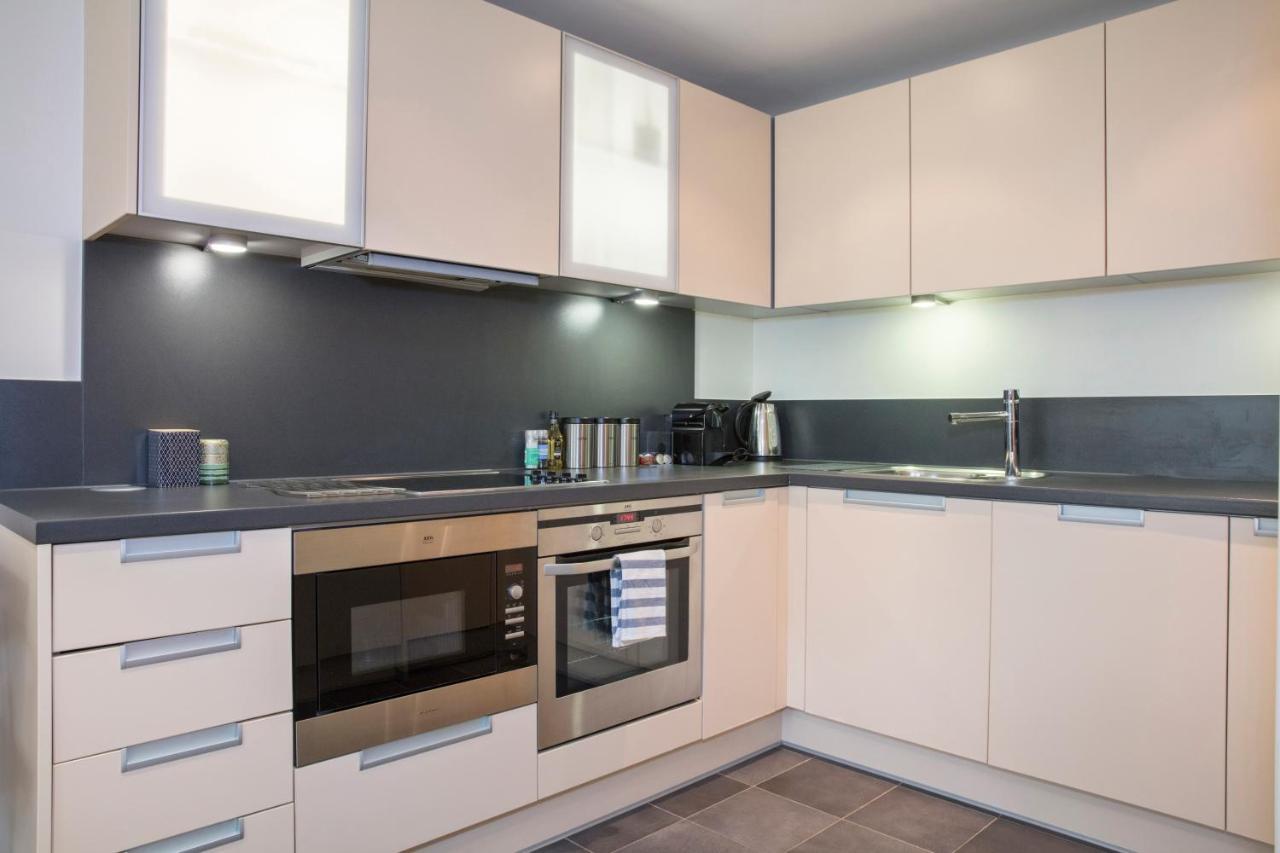 The Cedar Suite Woking Ngoại thất bức ảnh
