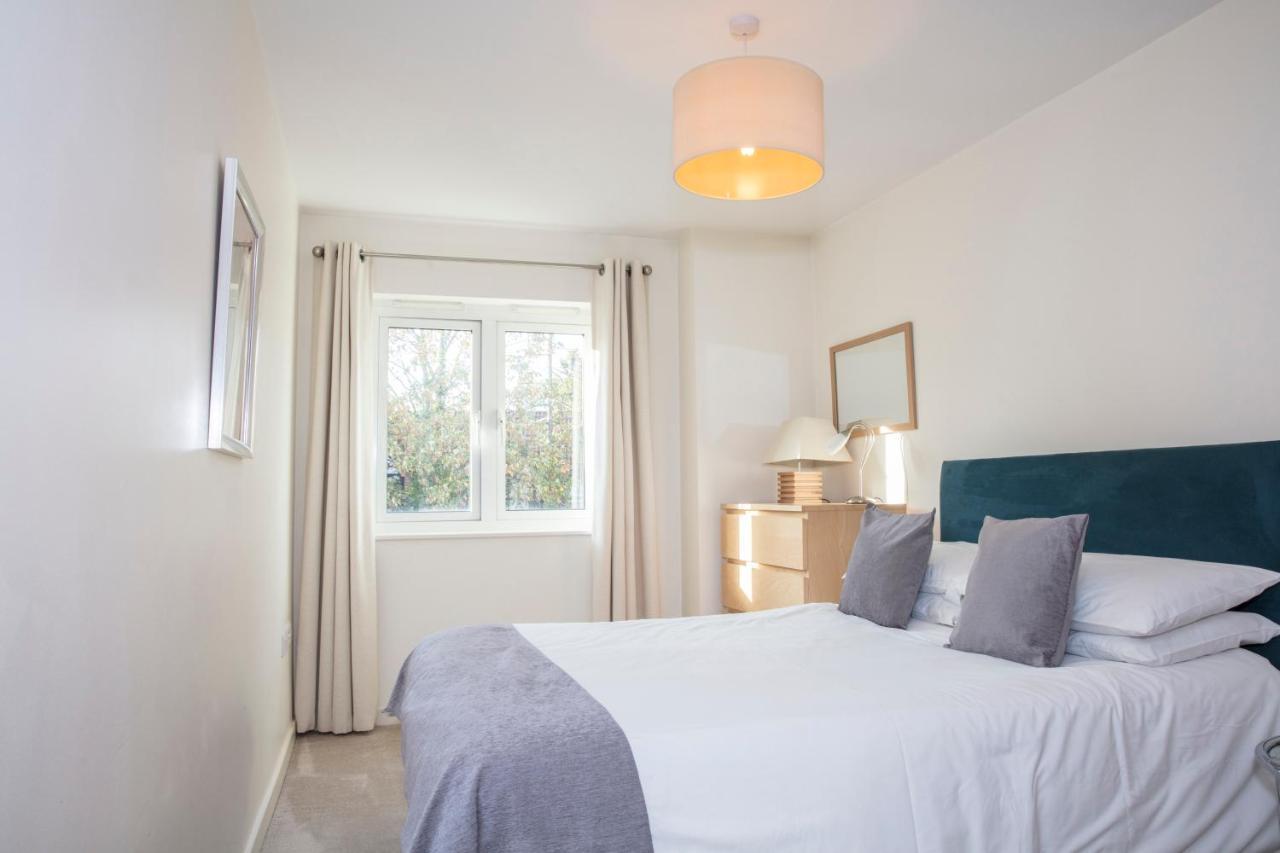 The Cedar Suite Woking Ngoại thất bức ảnh
